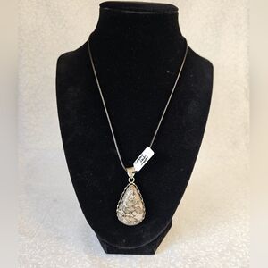 Leapord Skin Jaspser Crystal Pendant Necklace